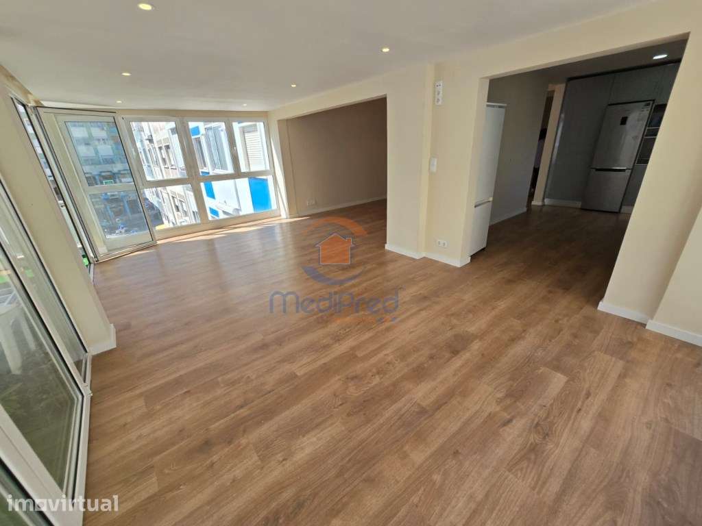Apartamento T3 com Terraço Coberto | Centro de Odivelas - Grande imagem: 5/24