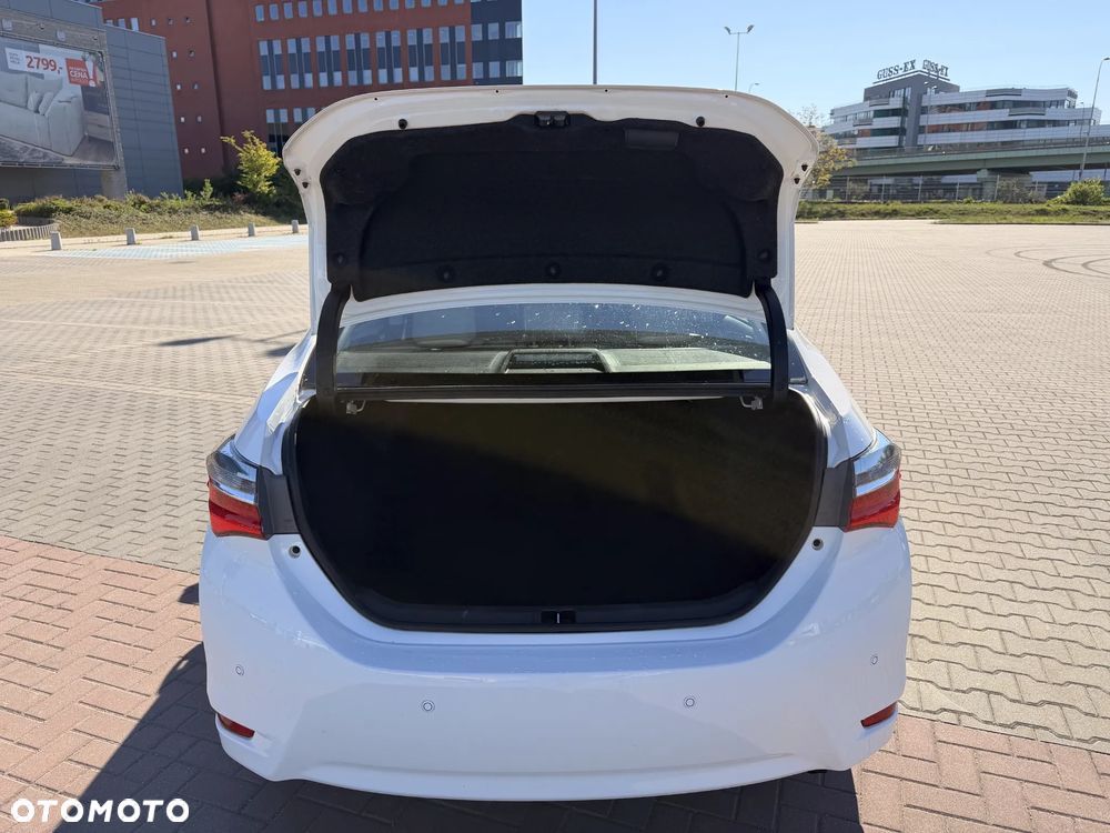 Toyota Corolla 1.6 Active EU6 - 8