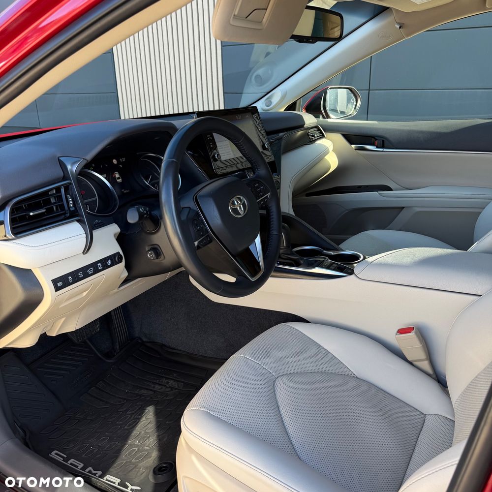 Toyota Camry 2.5 Hybrid Executive CVT - 8