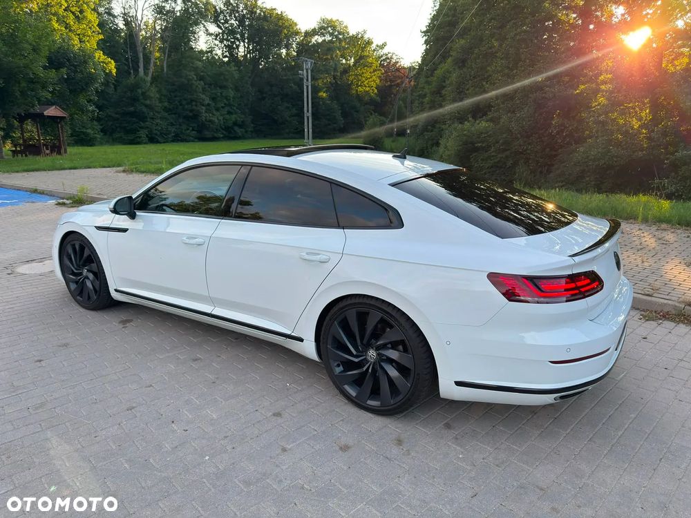 Volkswagen Arteon 2.0 TDI SCR R-Line DSG - 9