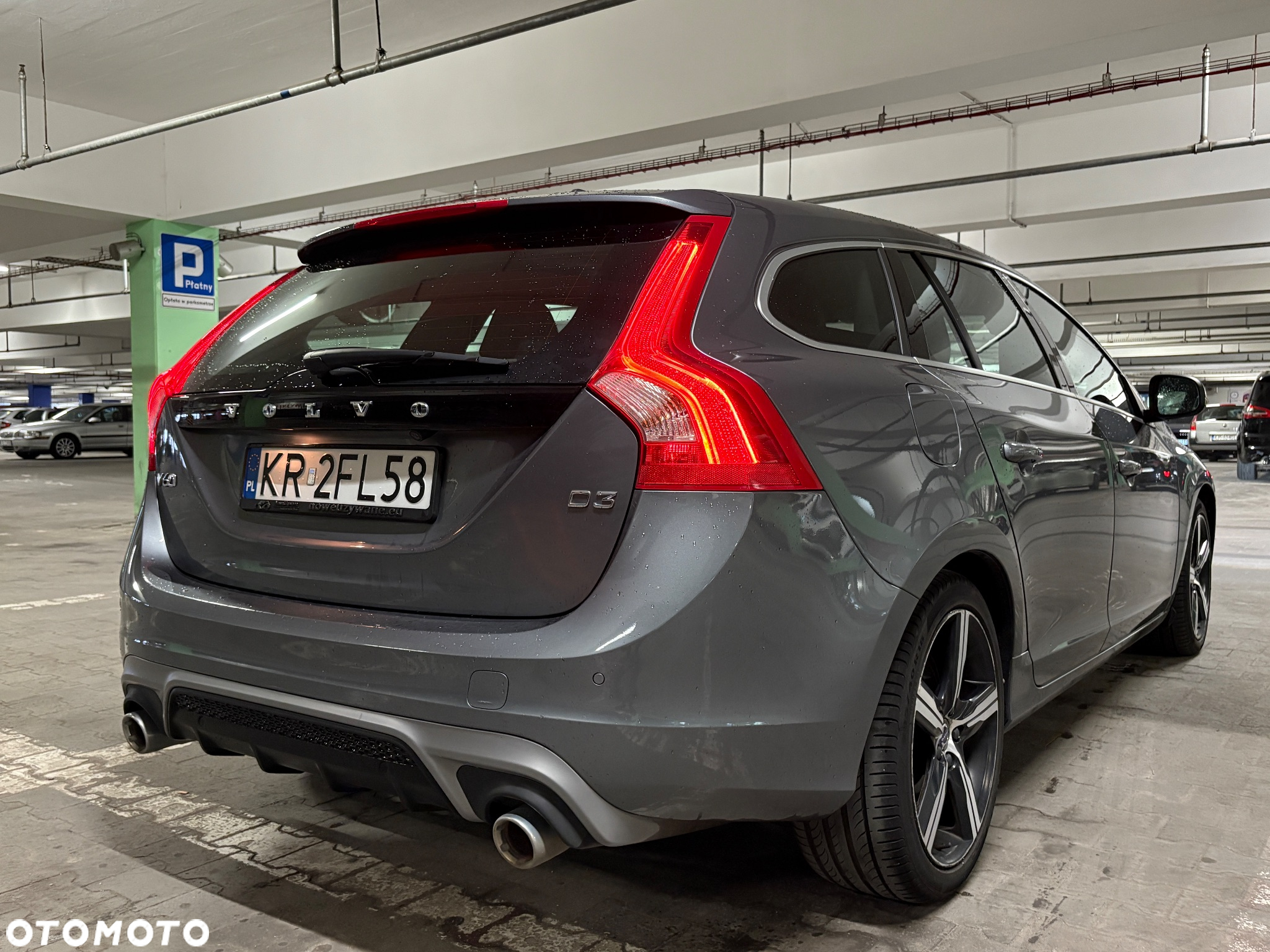 Volvo V60 D3 Drive-E R-Design Momentum - 4