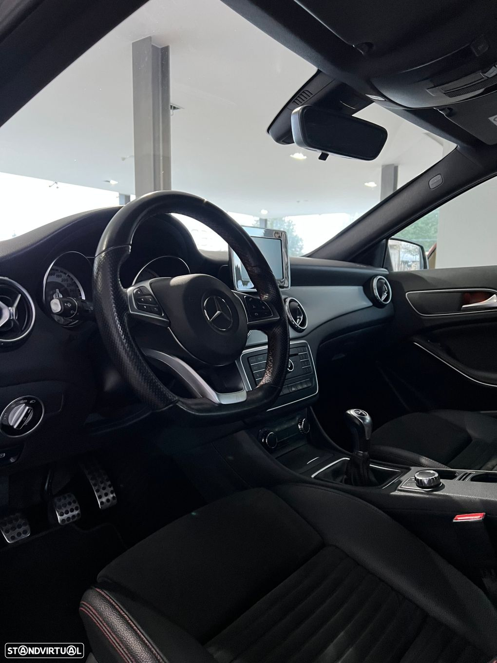Mercedes-Benz GLA 180 d AMG Line - 27