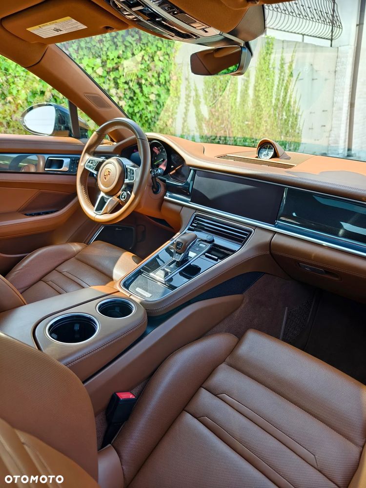 Porsche Panamera 4 E-Hybrid Platinum Edition - 8