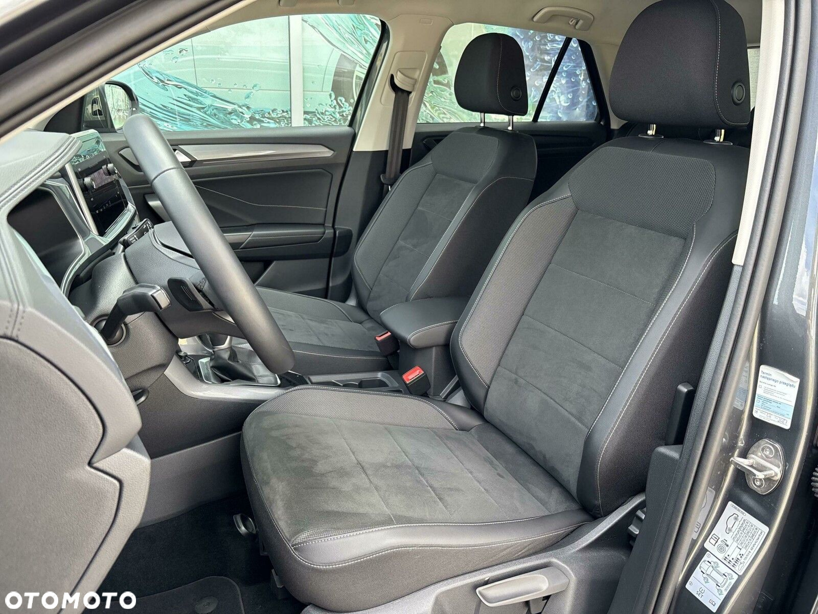Volkswagen T-Roc - 12