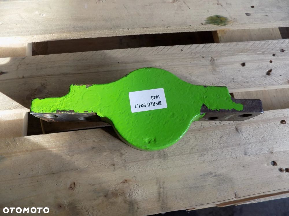 Merlo P 34.7 mocowanie wieszak ucho mostu tylnego - 1