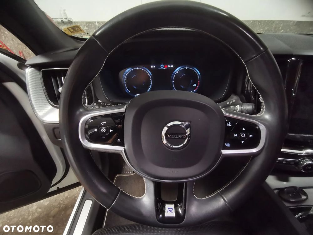 Volvo XC 60 B4 D AWD R-Design - 12