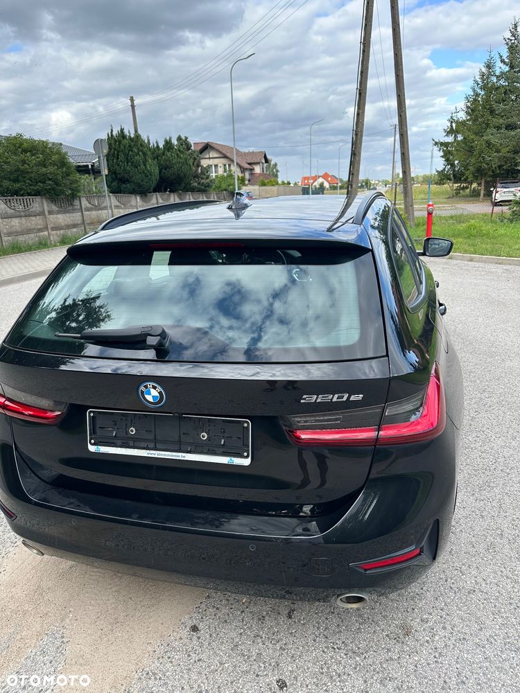 BMW Seria 3 320e PHEV sport - 8