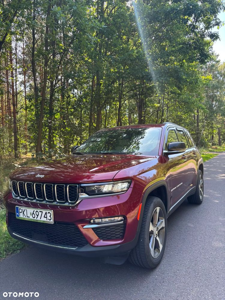Jeep Grand Cherokee - 25
