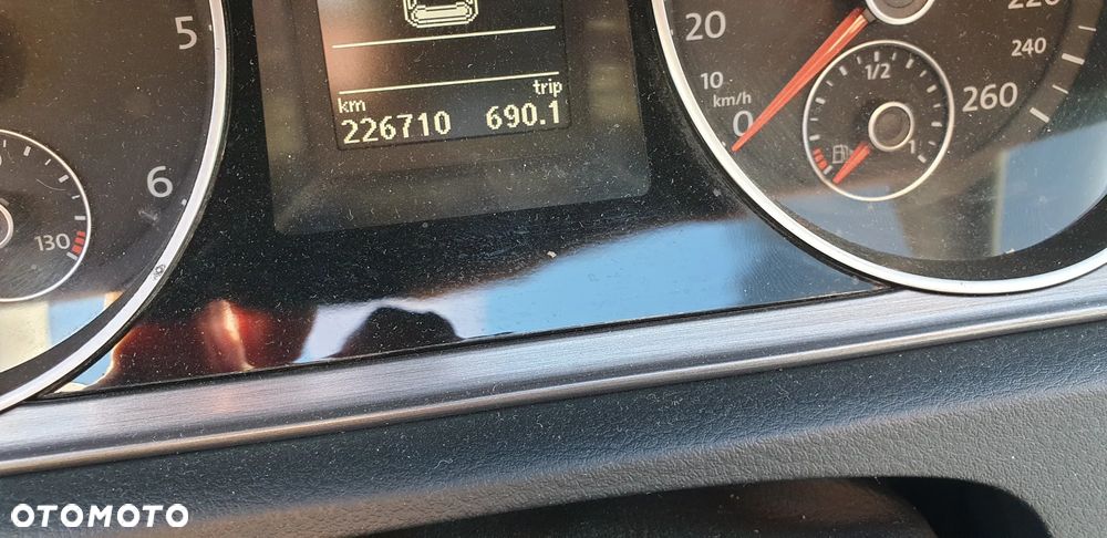 Volkswagen Passat 2.0 TDI Trendline - 16