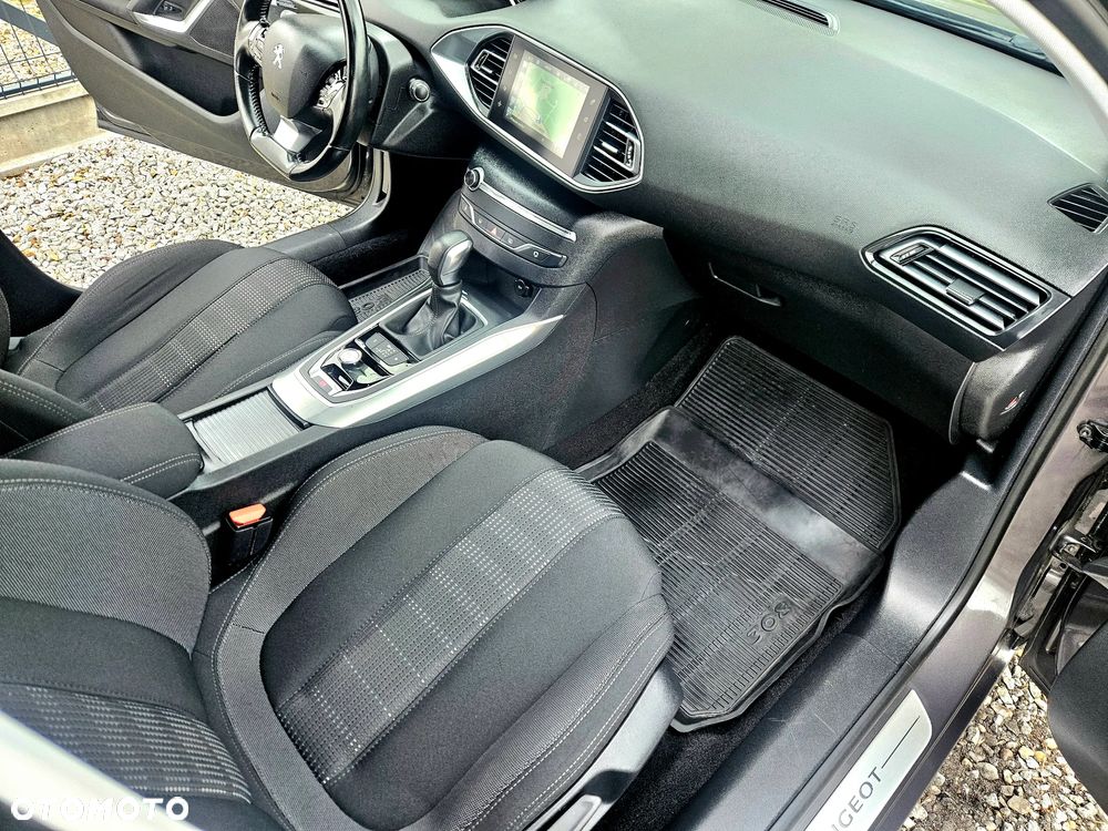 Peugeot 308 1.6 BlueHDi Active S&S EAT6 - 28