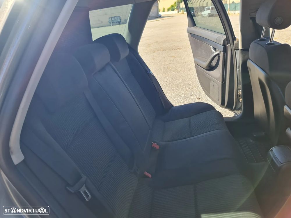 Audi A4 Avant 2.0 TDI Sport - 8