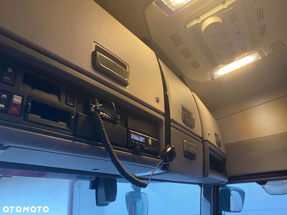 Renault T520 High Cab (Standard) - 24