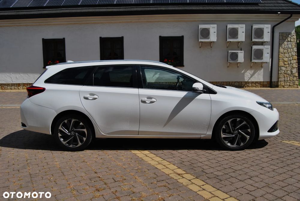 Toyota Auris 1.6 D-4D Dynamic - 16