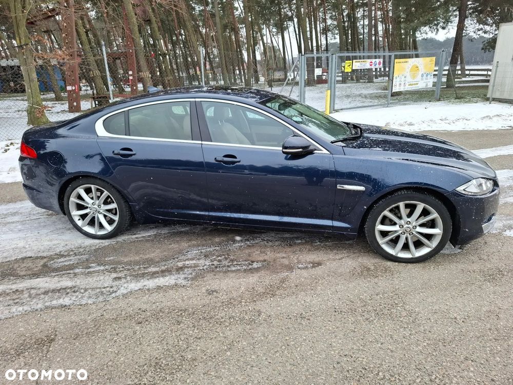 Jaguar XF 3.0 V6 D Luxury - 5