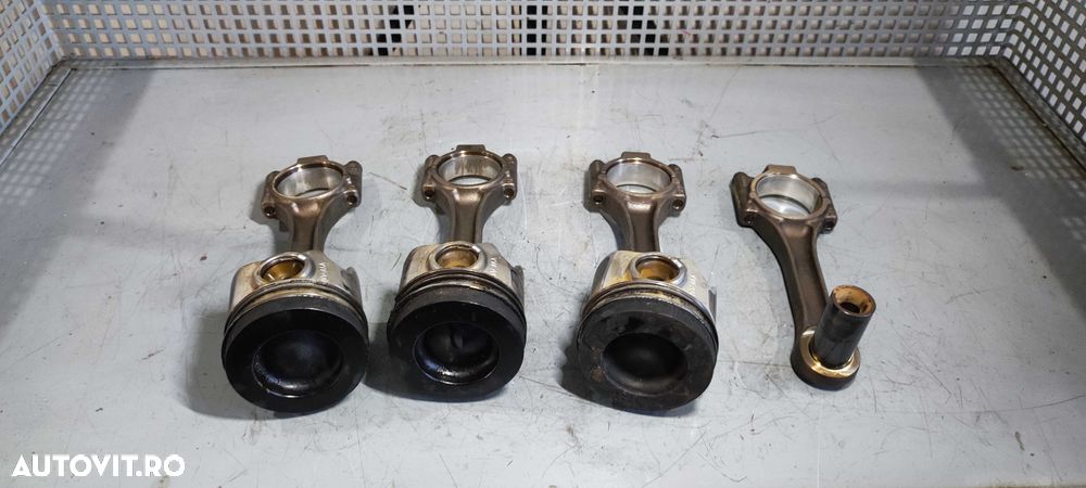 Piston volkswagen vw passat golf 1.6 tdi E6 cod motor CRK - 1