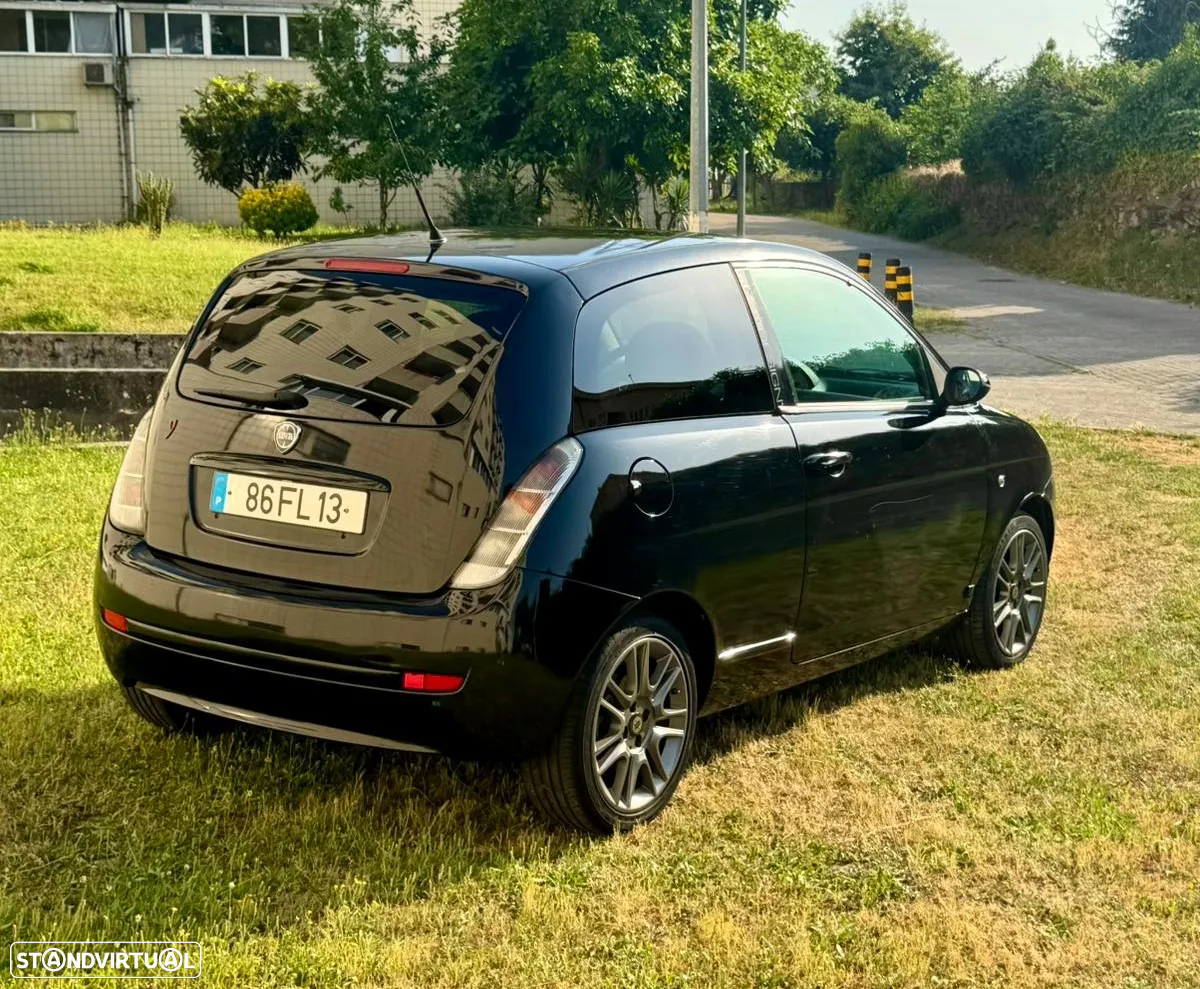 Lancia Ypsilon 1.3 JTD Sport Momo Design - 6