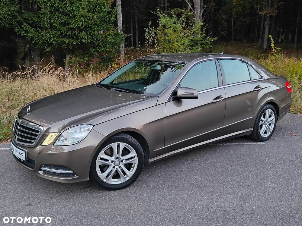 Mercedes-Benz E-Class 2011 photo 2