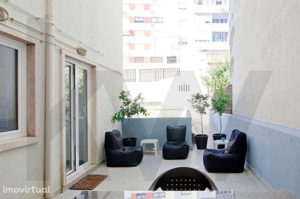 Apartamento T9 com terraço da Estrada de Benfica - Grande imagem: 4/31