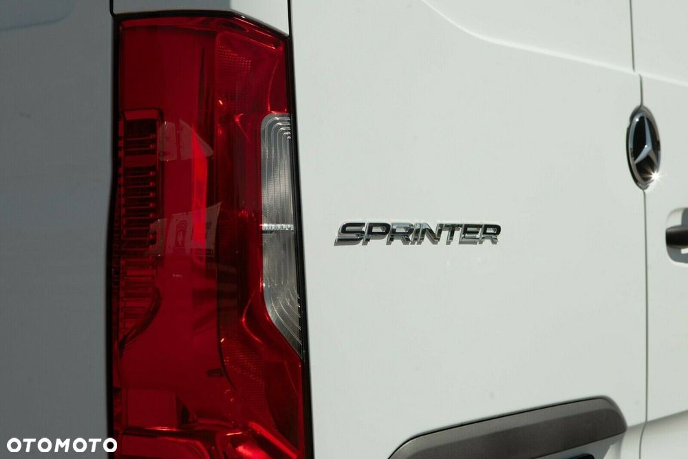 Mercedes-Benz Sprinter - 14