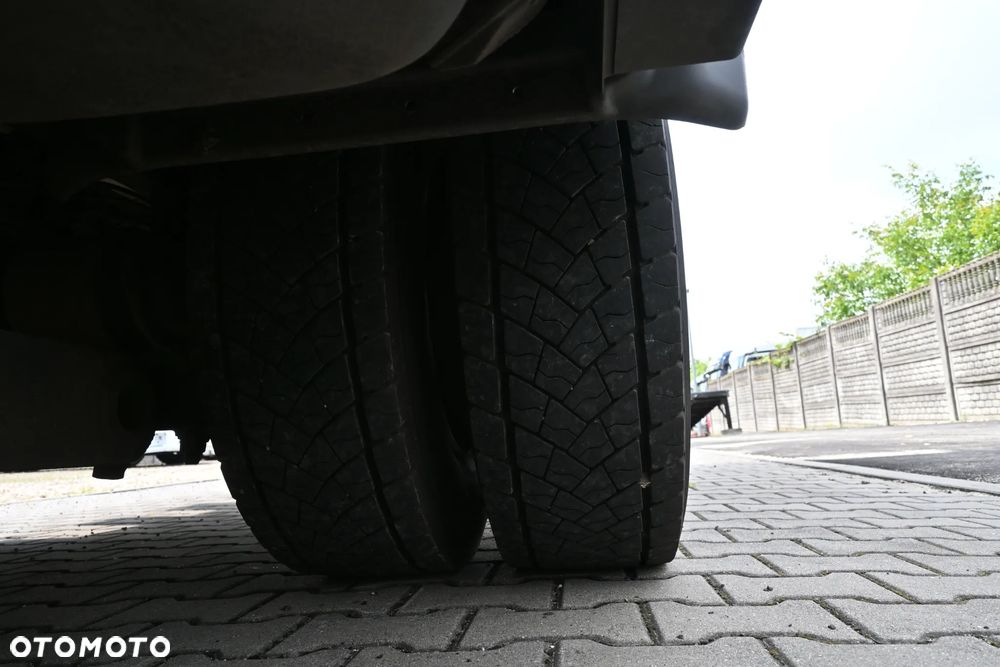 Mercedes-Benz Atego 1527 kontener 7,25 winda 2 T klima kamery - 15