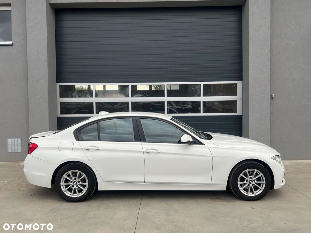 BMW Seria 3 318i - 2