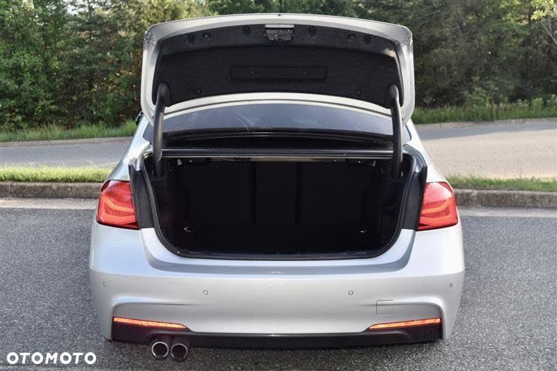 BMW Seria 3 330i xDrive Edition M Sport Shadow - 19
