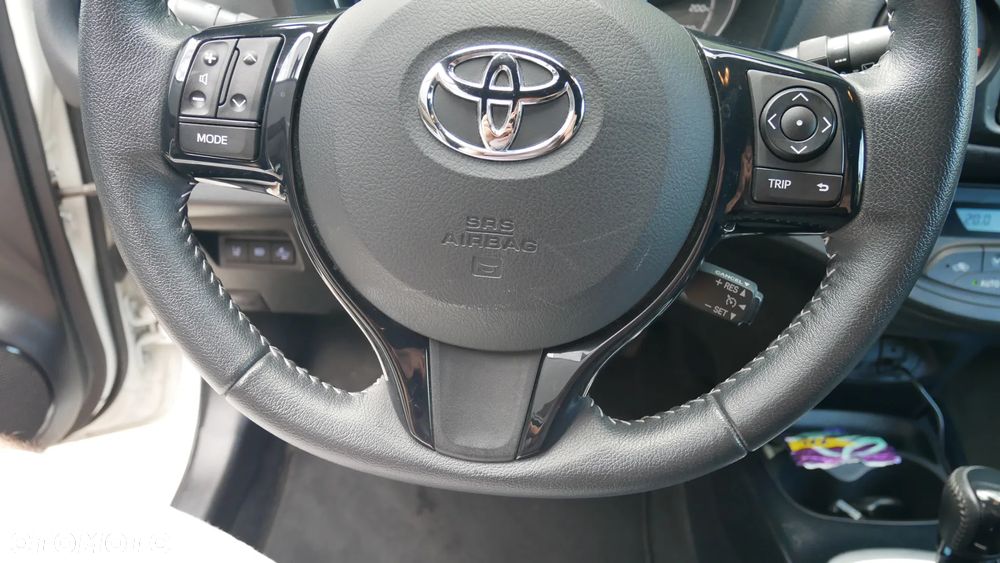 Toyota Yaris Hybrid 100 Selection Platinum - 20