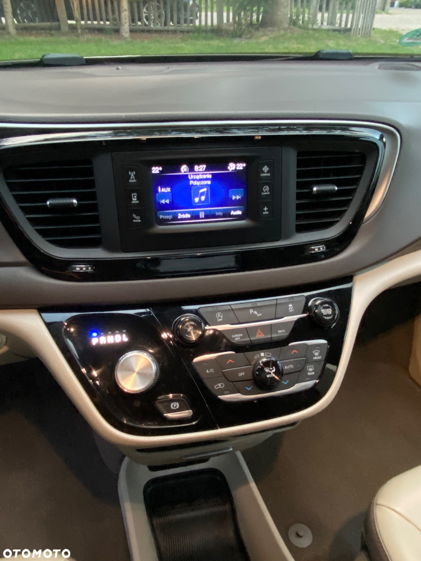 Chrysler Pacifica - 11
