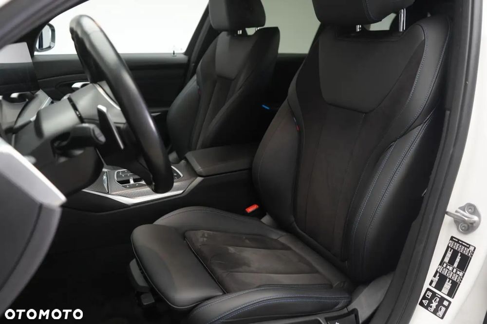 BMW Seria 3 330i xDrive M Sport - 12