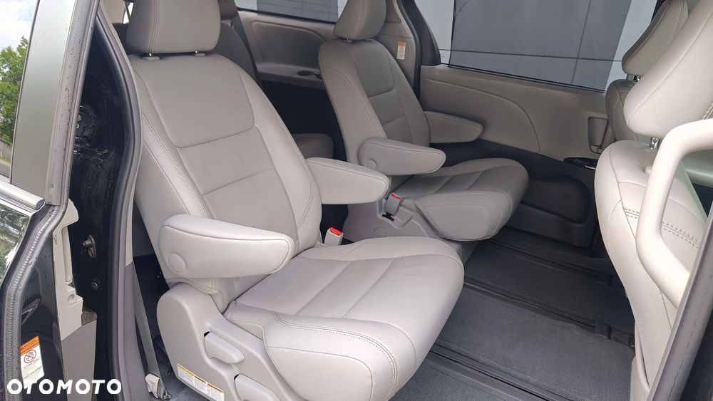 Toyota Sienna 3.5 V6 XLE AWD - 6