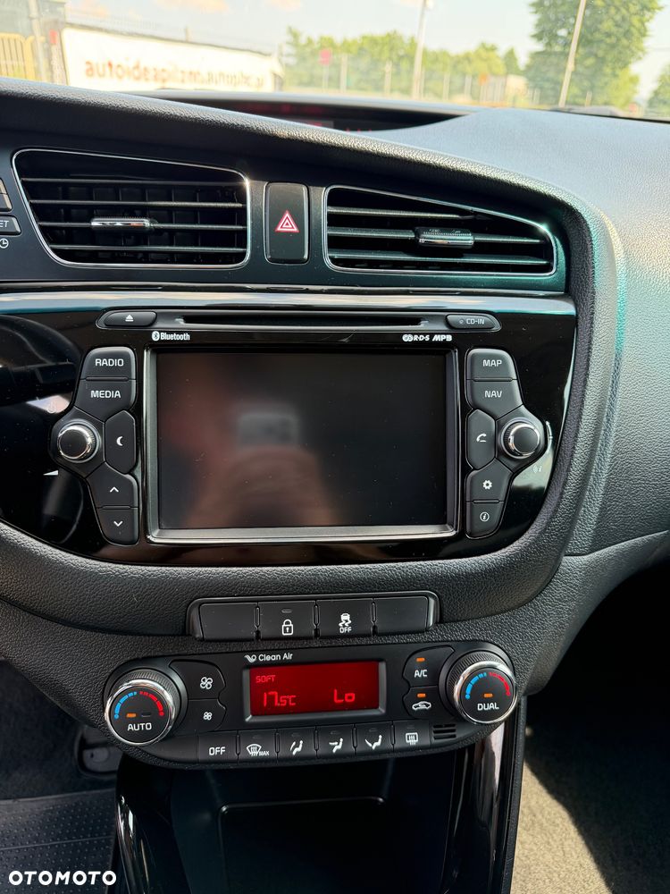 Kia Ceed - 12