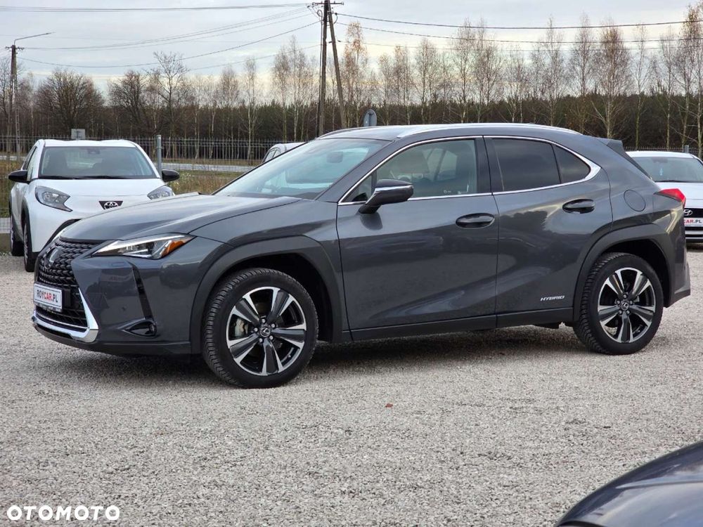 Lexus UX - 4
