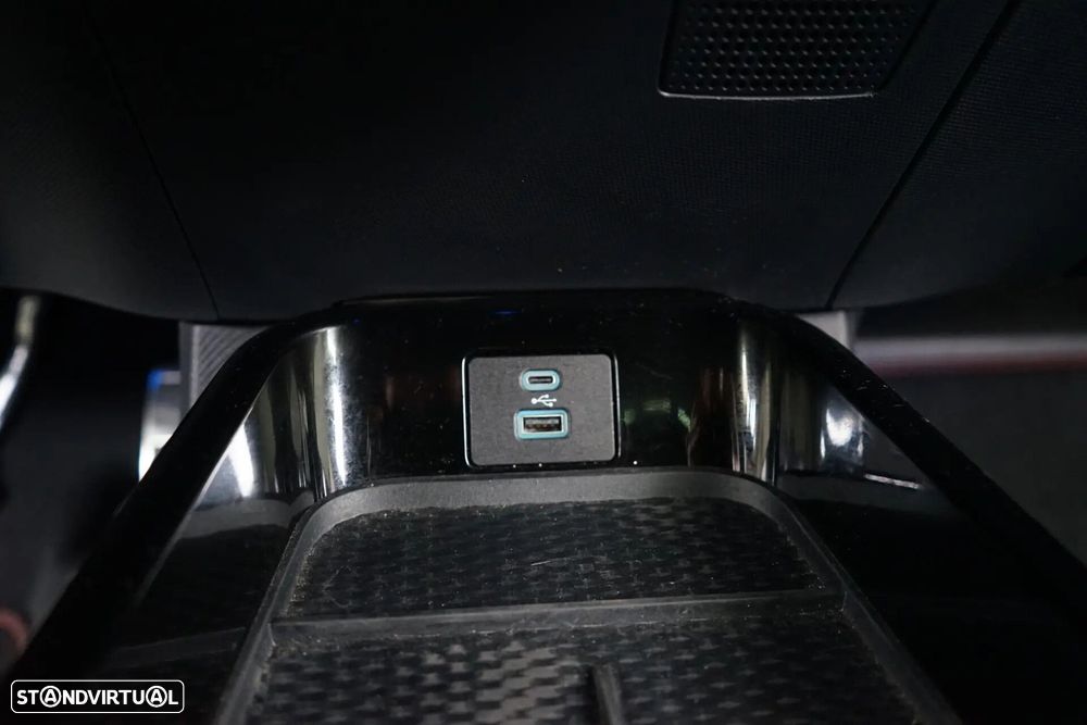 Ford Mustang Mach-E - 33