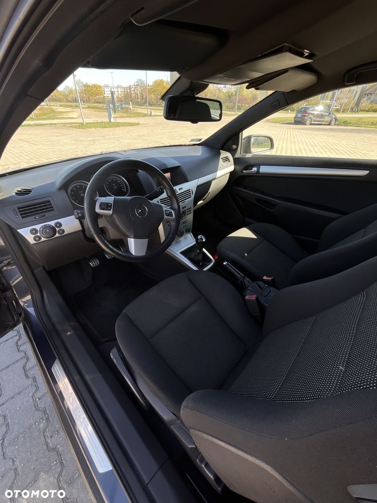 Opel Astra 1.6 Sport - 12