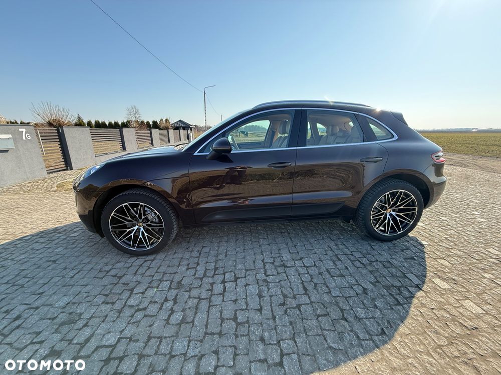 Porsche Macan - 1