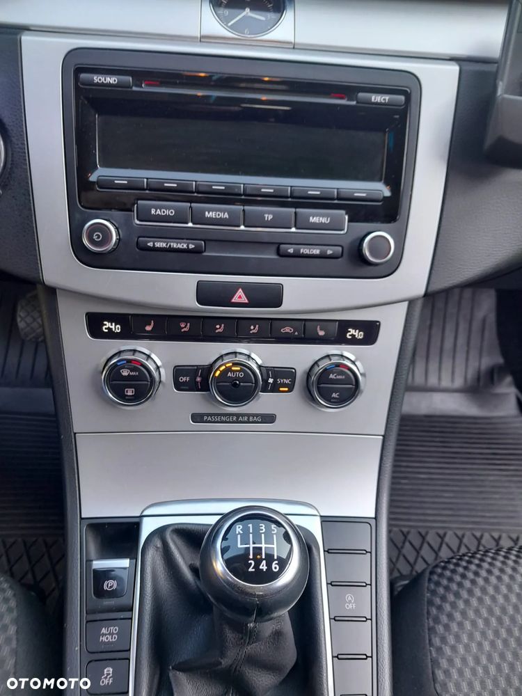 Volkswagen Passat - 9