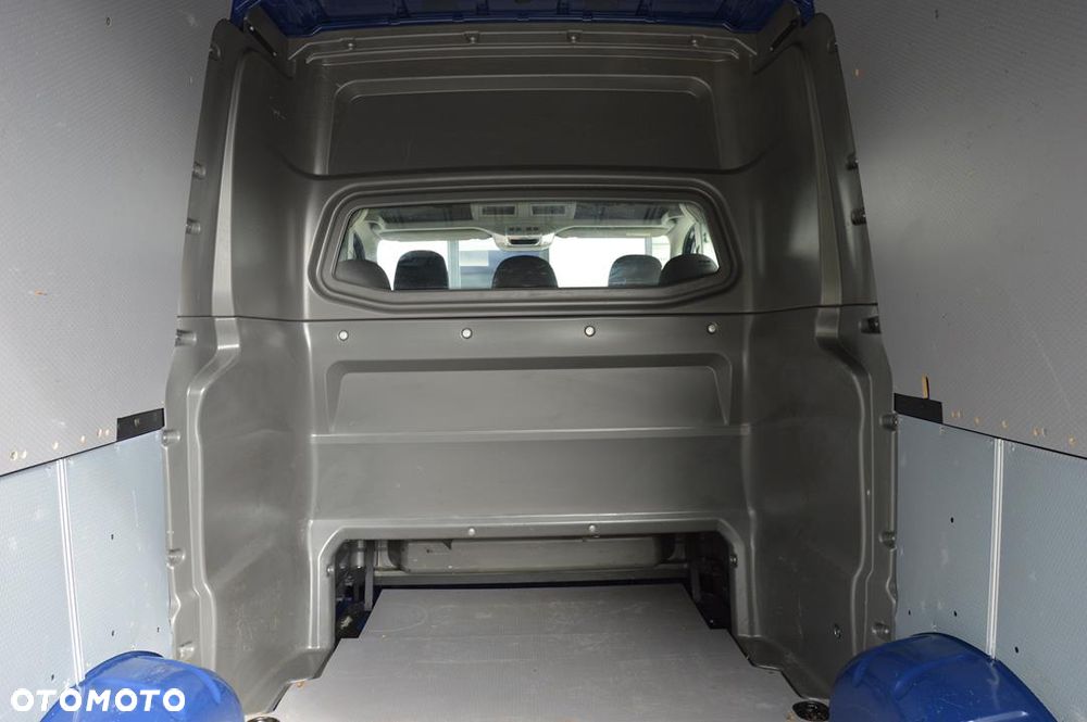Volkswagen Crafter - 32