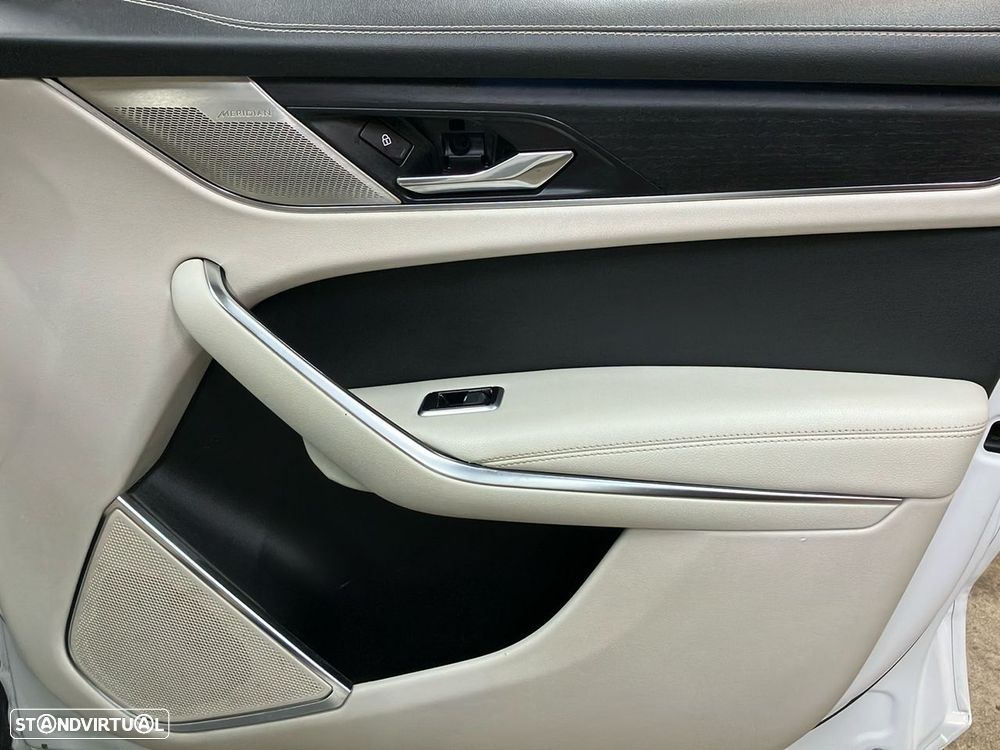 Jaguar F-Pace - 25