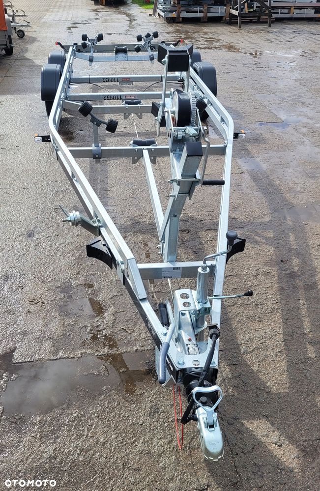 Brenderup Brenderup Premium 24250B/2500kg dmc podłodziowa - 10