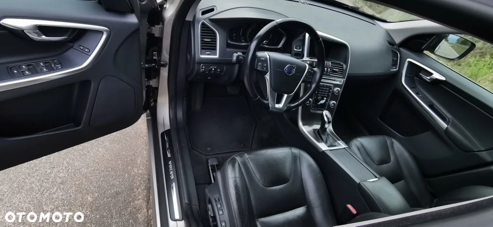 Volvo XC 60 T5 AWD Momentum - 7
