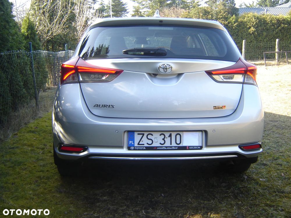 Toyota Auris 1.6 Premium - 40