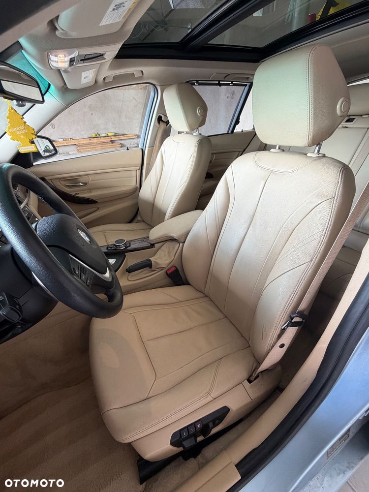 BMW Seria 3 328i xDrive Luxury Line - 25