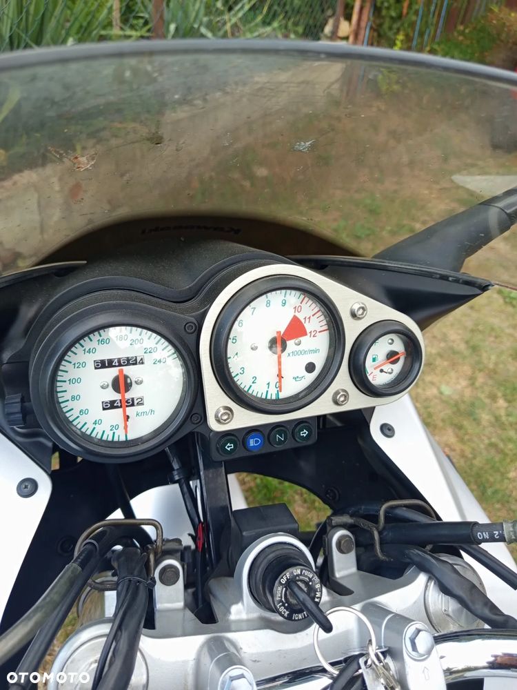 Kawasaki ZR - 6