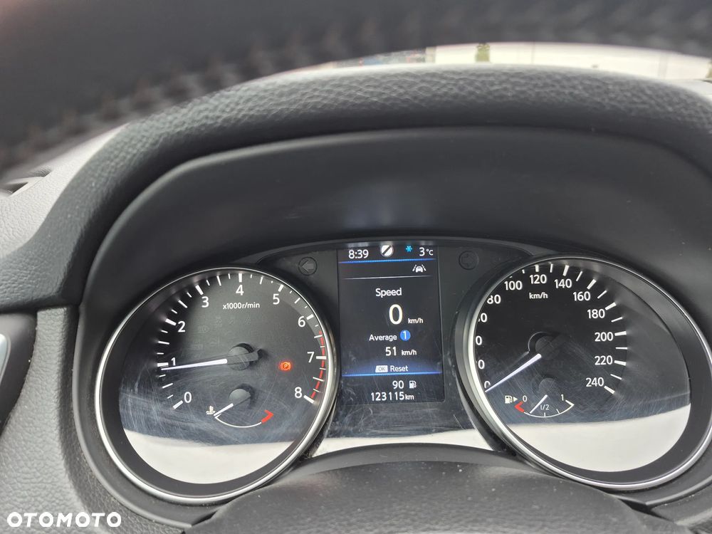 Nissan Qashqai 1.3 DIG-T ZAMA - 24