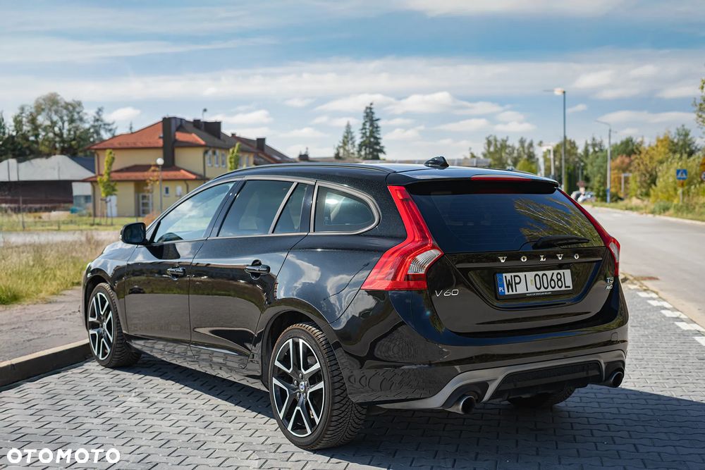 Volvo V60 T5 Drive-E R-Design Momentum - 4