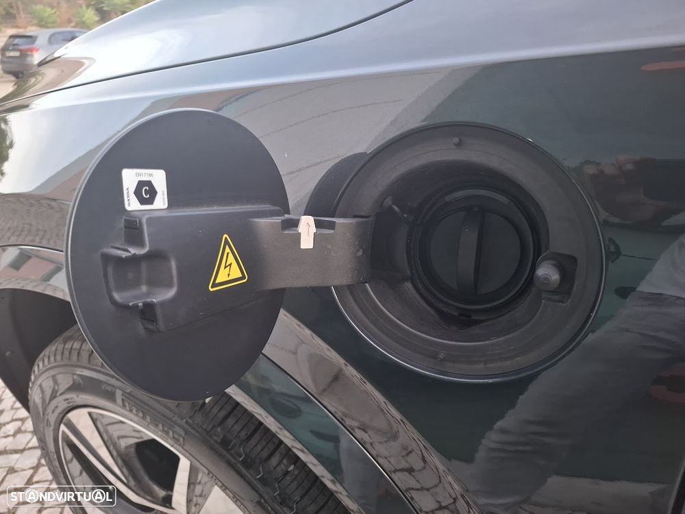 Volvo XC 90 2.0 T8 PHEV R-Design Expression AWD - 55