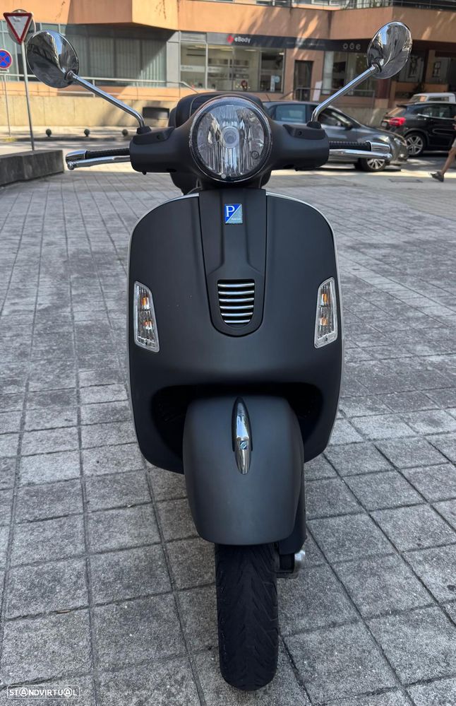 Vespa GTS Super Supersport - 3