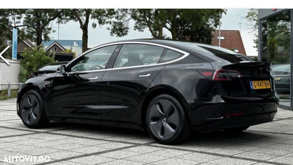 Tesla Model 3 - 2