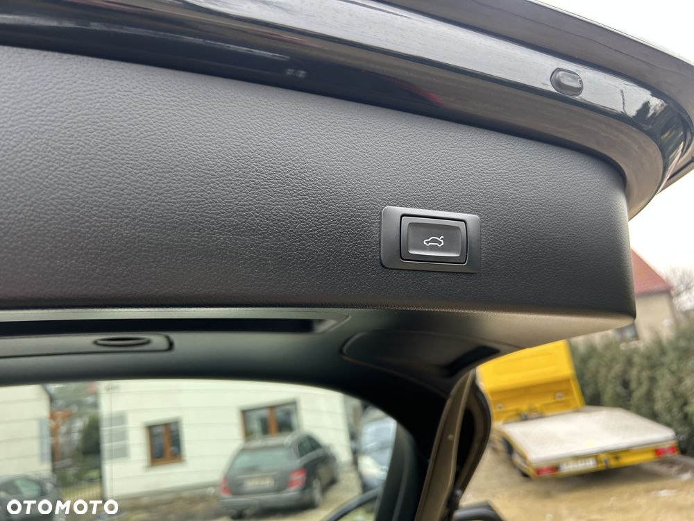 Audi A6 Avant 2.0 TDI Ultra DPF S tronic - 13