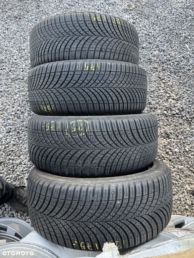 Opony wielosezonowe 225/45/17 Goodyear 4 sztuki 22r